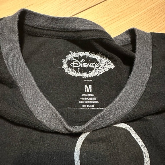 Disney Mickey Mouse Short Sleeve Tee Black and Red - Picture 3 of 5